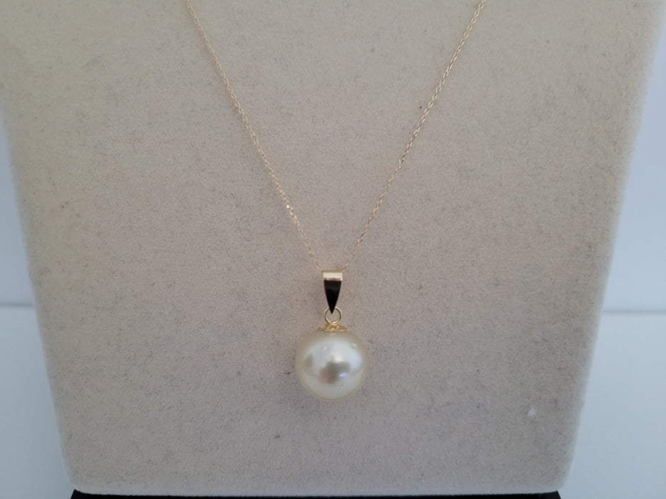 Golden South Sea Pearl 12 mm Round, Natural Golden Color - Only at  The South Sea Pearl