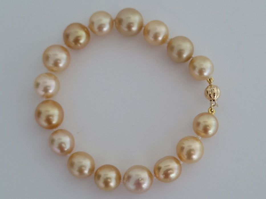 Golden South Sea Pearls 9-10 mm, 18 Karat Gold. - Only at  The South Sea Pearl