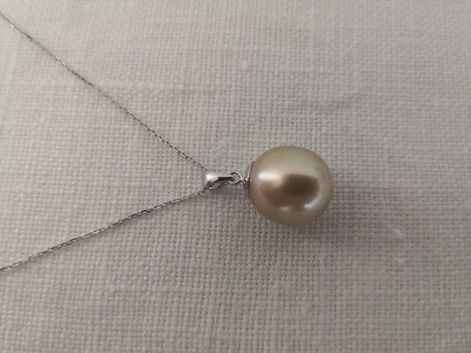 South Sea Pearl 12 mm  Golden Champagne Color 18 Karat Gold - Only at  The South Sea Pearl