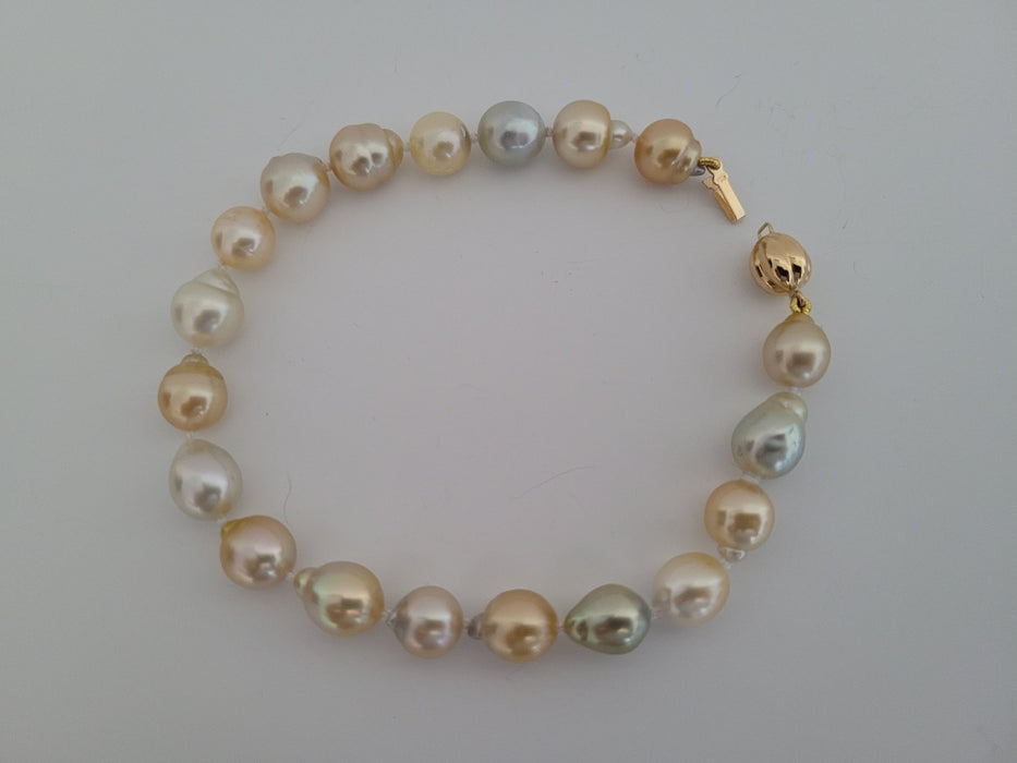 South Sea Pearls 9-10 mm Bracelet, 18 Karat Gold. - Only at  The South Sea Pearl