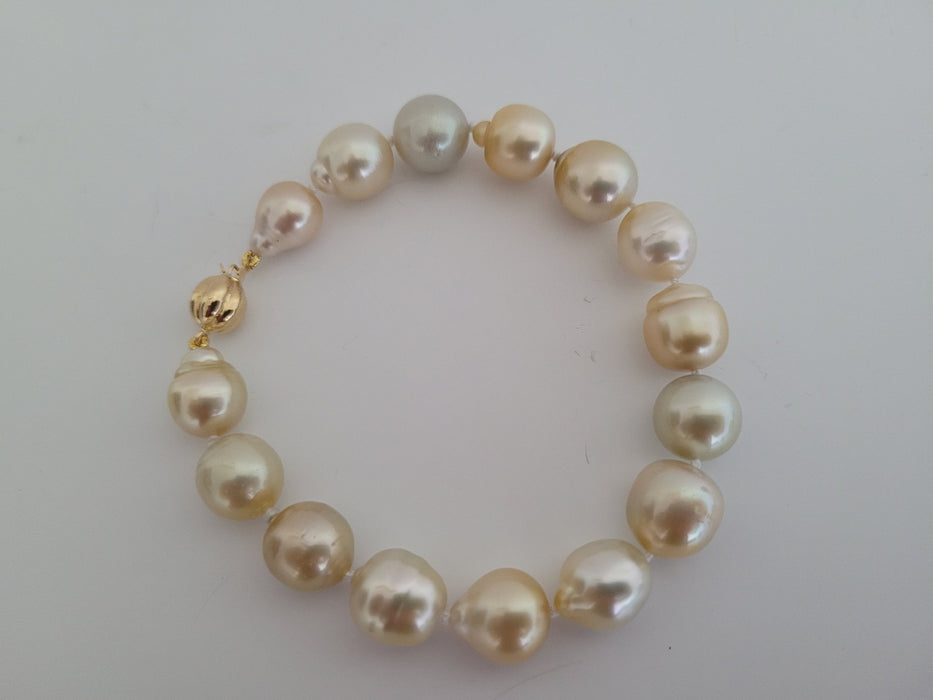 9469IST White Mother of Pearl Bracelet - Love Link Philippines