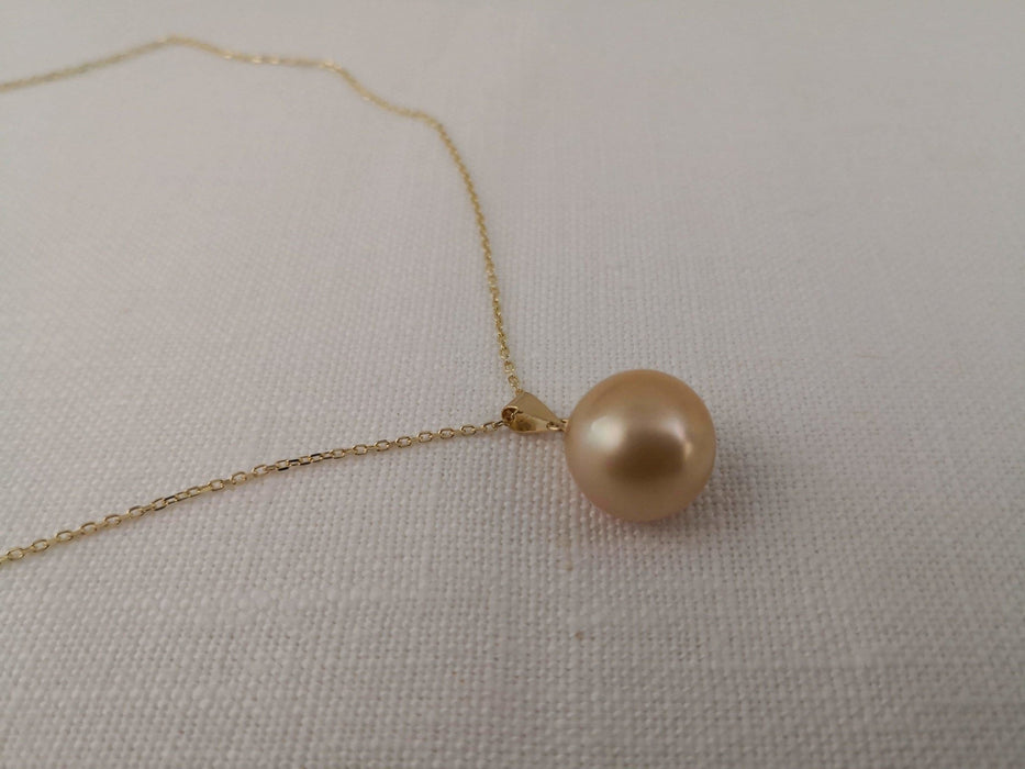 South Sea Pearls Pendant 15 mm Deep Golden Color, 18 Karats Gold - Only at  The South Sea Pearl