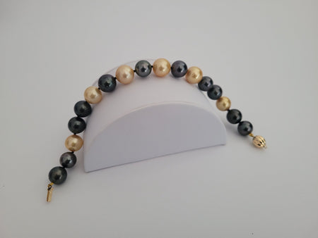 Tahiti and Golden South Sea Pearls Bracelet, 18 Karat Solid Gold clasp - The South Sea Pearl