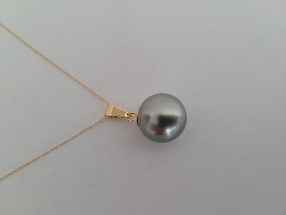 Tahiti Pearl Pendant Necklace 12 mm Round Natural Color, 18 Karat Gold - Only at  The South Sea Pearl