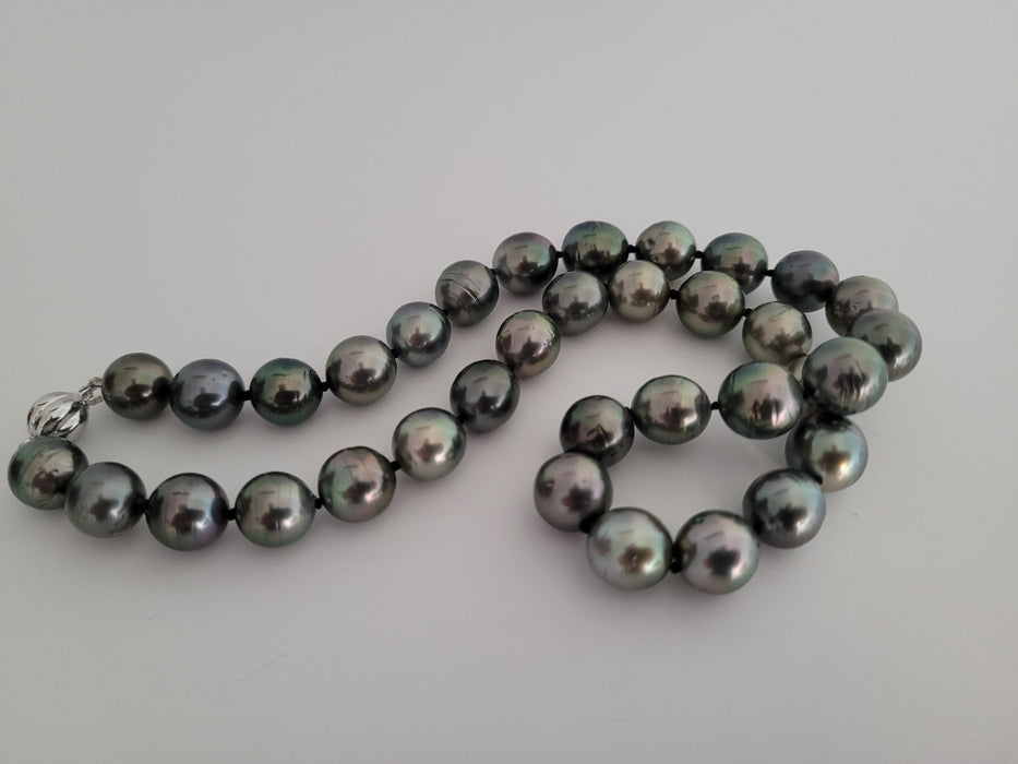 Tahiti Pearls 10-11 mm, Natural Color and Luster, Solid Gold 18 Karat - Only at  The South Sea Pearl